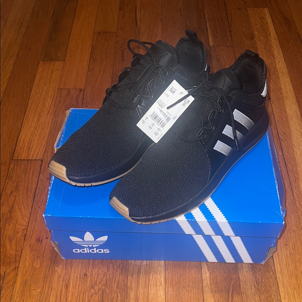 Adidas Men's Black and White Sneakers - NWT